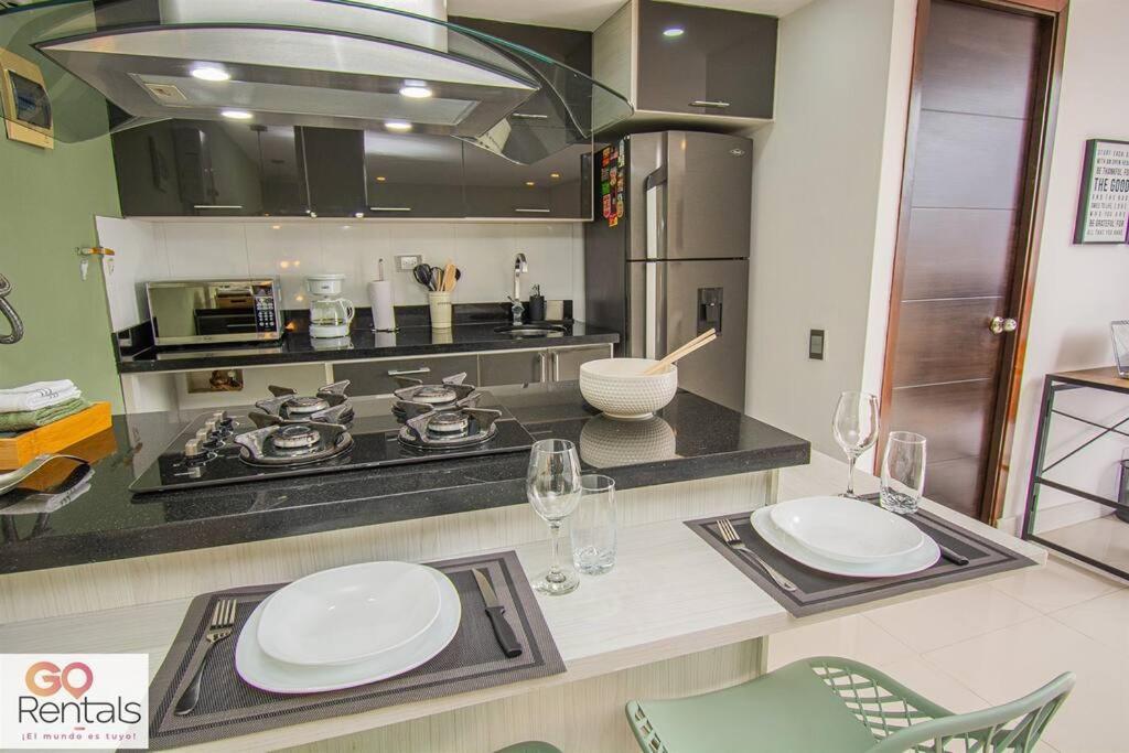 Cozy Studio, Fast Internet, Poblado, Parking Apartment
